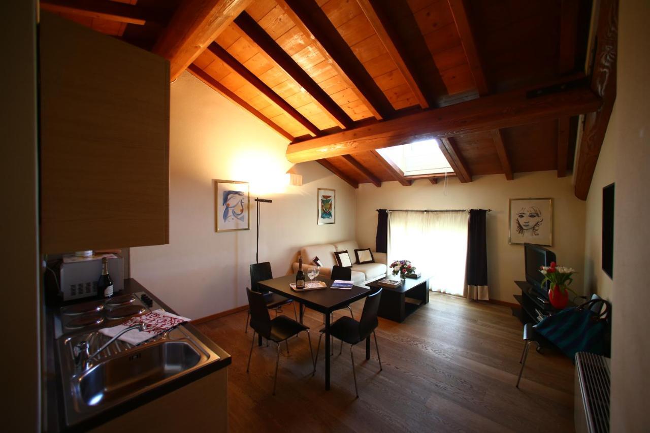 Relais Corte Paradiso Песк'єра-дель-Гарда Екстер'єр фото