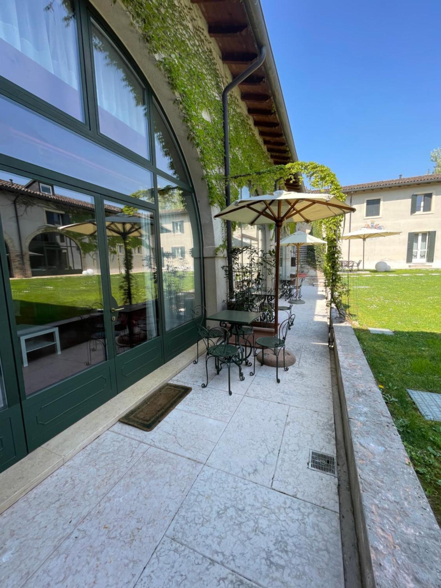 Relais Corte Paradiso Песк'єра-дель-Гарда Екстер'єр фото